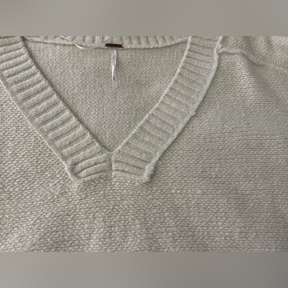 FREE PEOPLE  Rhea V-Neck Pullover - Cream- XL - Picture 6 of 8